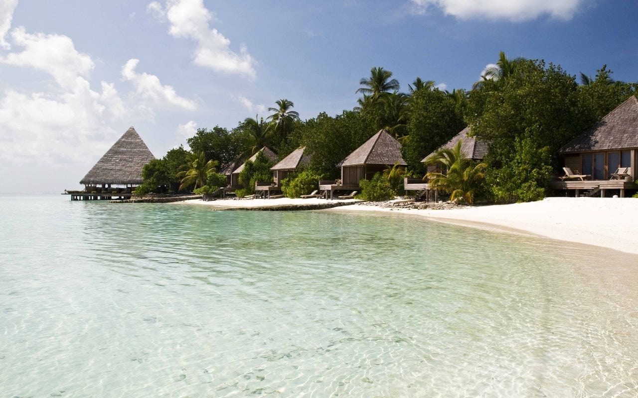 Gangehi Island Resort and Spa1280 x 800