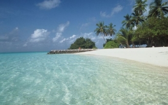 meeru-island-resort meeru-island-resort-beach-01